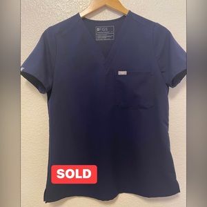 Figs Women’s Catarina one pocket scrub top size : Small